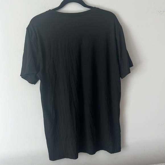 32 degree COOL t- shirt - Picture 3 of 3